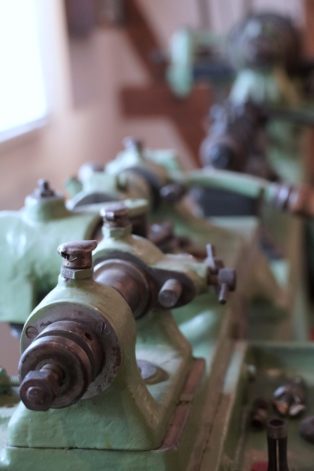 Maschine im Knopfmachermuseum Kelbra, © SEG Nahaufnahme einer Maschine im Knopfmachermuseum Kelbra