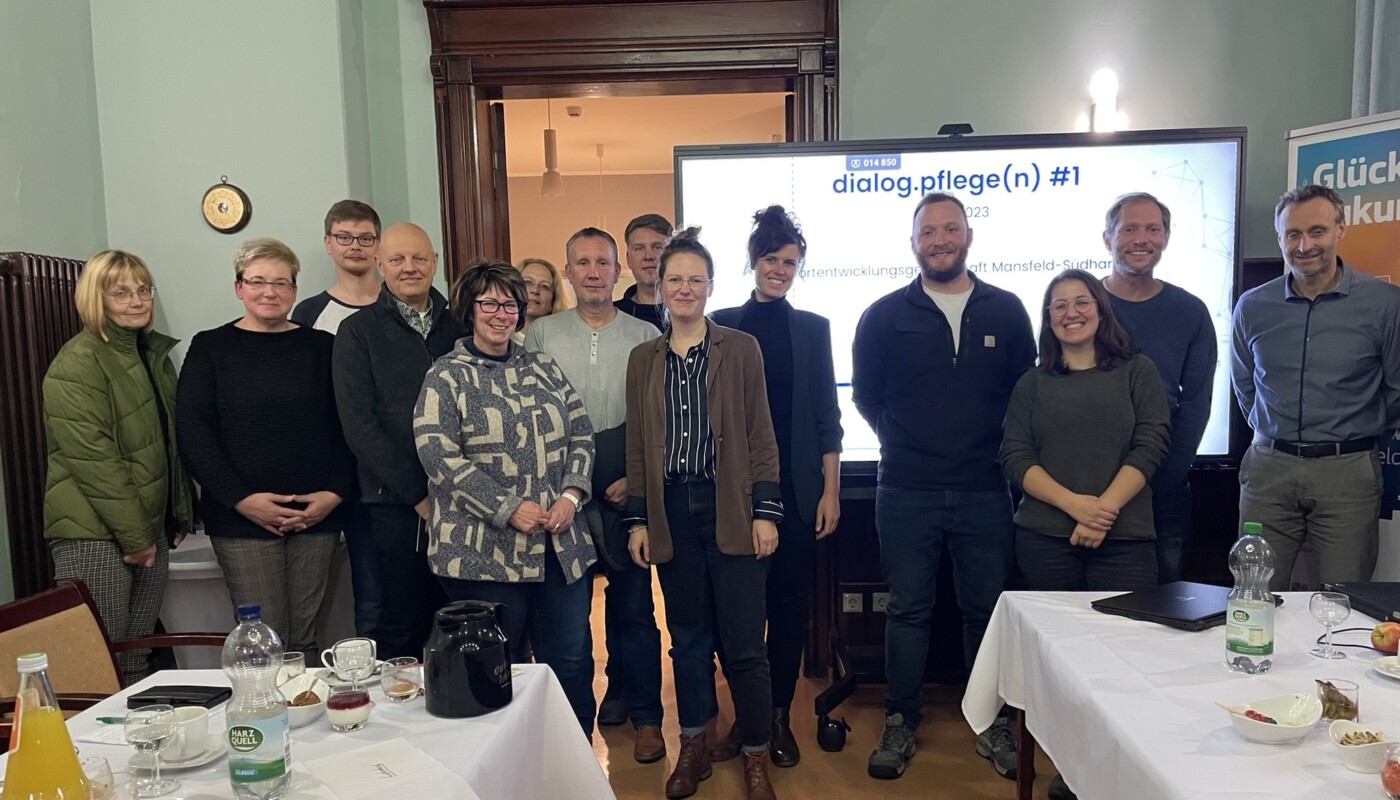 Im ersten dialog.pflege(n) hielt Christian Dethloff (sberg it-systeme GmbH) einen Impulsvortrag. Die Teilnehmenden tauschten sich über Chancen und Herausforderungen der praktischen Umsetzung von Digitalisierung in der Pflege aus.